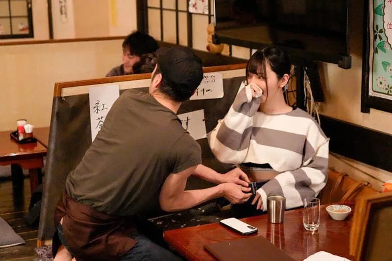 Những thử thách xoạc nơi công cộng của cô nàng danh tiếng rên rất to