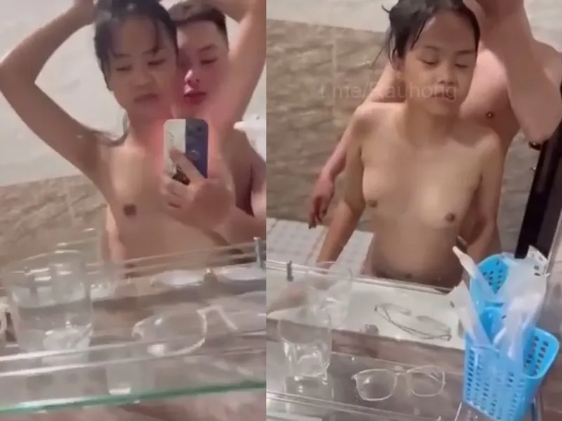 Nhỏ nhắn em cùng người yêu nện trước gương quay kỉ niệm